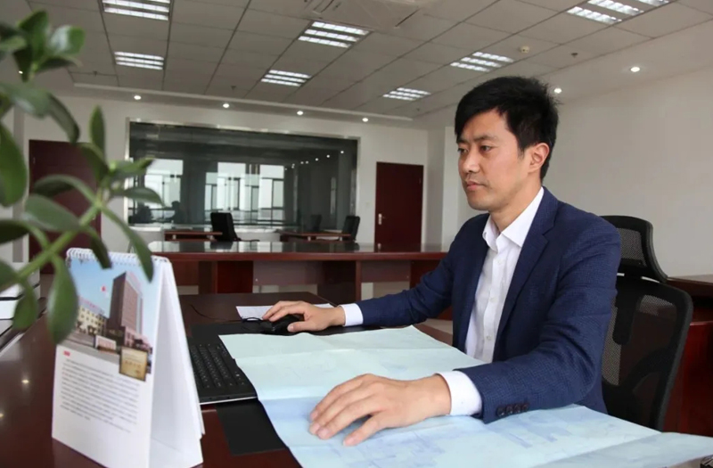 海安名匠丨江蘇鵬飛集團(tuán)股份有限公司設(shè)計(jì)中心主任，高級(jí)工程師、高級(jí)技師李曉平